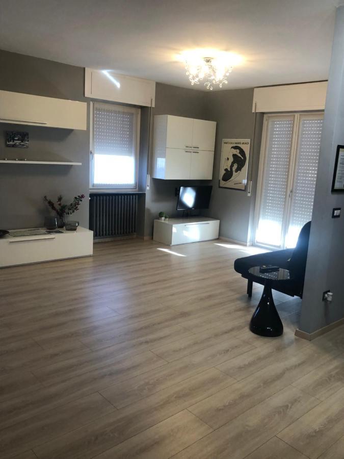 "La Bella Della Cappuccina" Casa Con Parcheggio Interno Gratuito Apartment Domodossola Luaran gambar